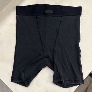 SKIMS Cotton Rib boxer short in Onyx